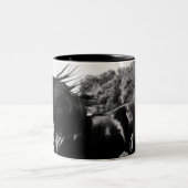 ブラック美しい馬 ツートーンマグカップ (中央)