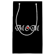 ブラック背景のママ赤いハート抱き枕。