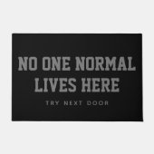 ブラック誰も普通の生活ここに次のドアを試す ドアマット (正面)