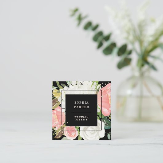 ブラック赤面ピンクフローラとフェイク金ゴールド スクエア名刺 (スタンド正面)