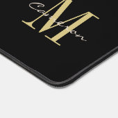 ブラック金ゴールドイニシャルとネームパーソナライズされたギフト デスクマット (コーナー)