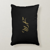 ブラック金ゴールドカラーモノグラムイニシャル書道 アクセントクッション (正面(垂直))