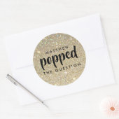 ブラック金ゴールドグリッター彼は質問をポップ ラウンドシール (封筒)