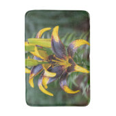 ブラック金ゴールドハイブリッドアジアユリ、花写真 バスマット (正面縦)