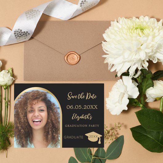 ブラック金ゴールドモダンフォトアーチ卒業パーティー セーブザデート