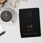 ブラック金ゴールドモノグラム名ロゴビジネス iPad PROカバー<br><div class="desc">黒い背景、白と金色の文字。ビジネスのロゴ、モノグラムイニシャル、名前と文字（または削除）をカスタマイズして追加する</div>