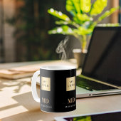 ブラック金ゴールドモノグラム名事業ロゴ コーヒーマグカップ