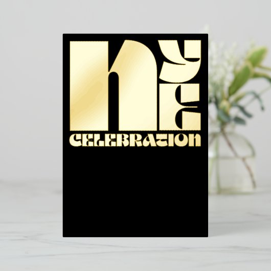 ブラック金ゴールドレトロタイポグラフィ大晦日パーティー 箔招待状 (立ち正面)