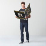 ブラック金ゴールド40th Birthday Card カード<br><div class="desc">この40歳の誕生日カードは、あなたの挨拶を延長するのに最適な方法である。写真を背面に追加しお気に入りのて、個人touchを追加。</div>