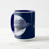 ブラック飛んでいるレイブン&ムーンゴシック野生生物デザイン マグカップ (正面左)