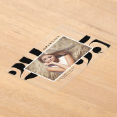 ブラック2025はっきりしたタイポグラフィ写真卒業 アクリル招待状 (レイダウン)