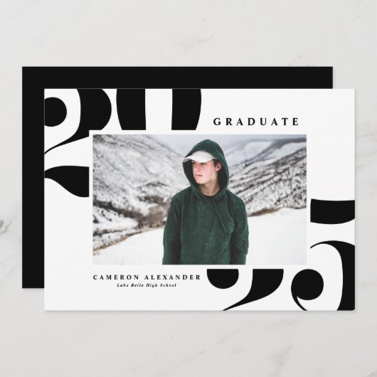 ブラック2025はっきりしたタイポグラフィ写真卒業 案内状 (正面/裏面)