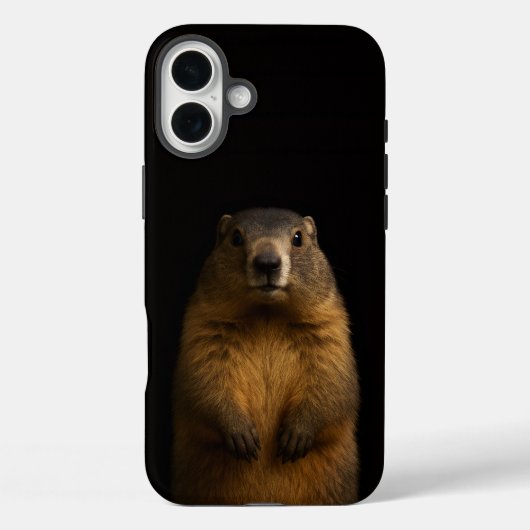 ブラック4ラグジュアリーiPhone 16 Plus、ふわふわのマーモット Case-Mate iPhoneケース (裏面)