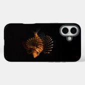 ブラック4 ラクセ iPhone 16 Plus、レッドライオン フィッシュ Case-Mate iPhoneケース (裏面 (横))