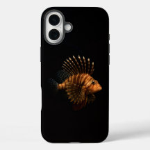 ブラック4 ラクセ iPhone 16 Plus、レッドライオン フィッシュ