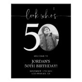 ブラック50歳の誕生日ウェルカムサイン | 誰が50歳に? ポスター (正面)