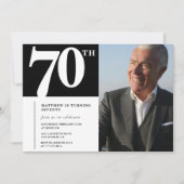 ブラック70歳の誕生日招待状モダンシック写真 招待状 (正面)