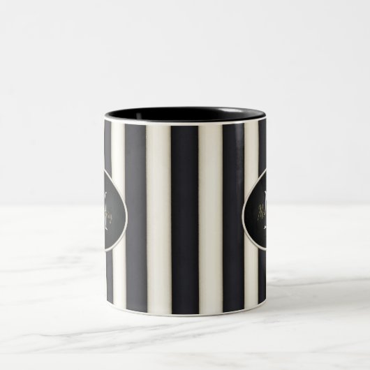 ブラック&アンティークホワイトストライプレンズオーバルフレーミングモノグラム ツートーンマグカップ (中央)