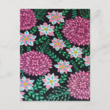 ブラック・アートにマゼンタの花