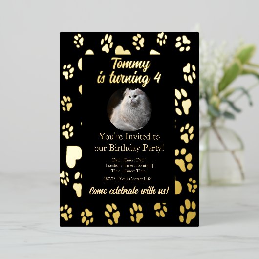 ブラック&エレガント金ゴールドペット誕生日招待状 箔招待状 (立ち正面)