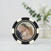 ブラック オフホワイト ポーカーチップ 結婚式 ふたりだけの結婚式 招待状 (スタンド正面)