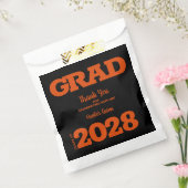 ブラック&オレンジの卒業式パーティー フェイバーバッグ (封をした状態)