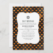 ブラック&オレンジハートパターンバルミツワー 招待状 (正面)