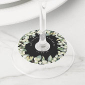 ブラック/クリームスノーベリー&ユーカリ冬の結婚式 ワイングラスタグ (クローズアップ)