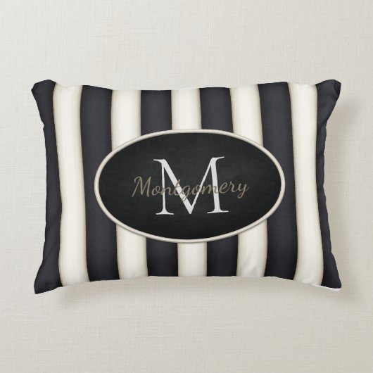 ブラック&クリームズストライプオーバルフレーミングモノグラム アクセントクッション (正面)