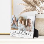 ブラック |グランドキッズMake Life Grand 3 Photo Collage フォトプラーク<br><div class="desc">この美しい写真コラージュのプラークで愛のおばあちゃんやじいちゃんのための甘い贈り物を作成する。「孫は孫の3枚の写真の下に黒と灰色の書道レタリングで登場する「孫は人生を壮大にする」。</div>