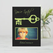 ブラック＆グリーン 21歳の誕生日パーティー 鍵の招待状 招待状 (スタンド正面)