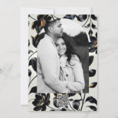 ブラック＆ゴールドの花柄グレージュのエンゲージメント 招待状 (裏面)