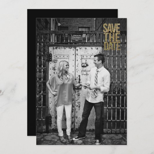 ブラック & ゴールド グリッター Save the Date タイポグラフィー セーブザデート (正面/裏面)