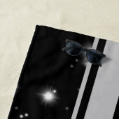 ブラック&シルバーレーシングストライプズStarlight ビーチタオル (インサイチュ)