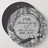 ブラック&シルバー25日記結婚念オーナメント4 缶バッジ (正面&裏面)