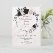 ブラック&ソフトピンクフローラリースブライダルシャワー 招待状 (スタンド正面)