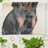 ブラック&タン絵画クーンハウズ – オリジナルドッグアート キッチンタオル (折り畳み)