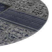 ブラック、ネイビー、グレーのXとOのパターン カッティングボード (角)