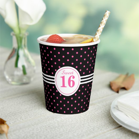 ブラック&ピンクの誕生日パーティーで甘い16 紙コップ (インサイチュ)