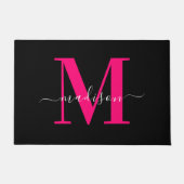 ブラック&ピンクはっきりしたモノグラムイニシャルファミリー ドアマット (正面)