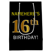 ブラック、フェイク金ゴールド16番目の誕生日+名前をカスタムする ミディアムペーパーバッグ (裏面)