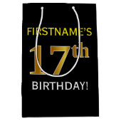 ブラック、フェイク金ゴールド17番目の誕生日+名前をカスタムする ミディアムペーパーバッグ (正面)