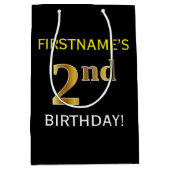 ブラック、フェイク金ゴールド2回目の誕生日+名前をカスタムする ミディアムペーパーバッグ (正面)