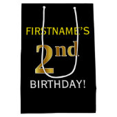 ブラック、フェイク金ゴールド2回目の誕生日+名前をカスタムする ミディアムペーパーバッグ (裏面)