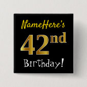 ブラック、フェイク金ゴールド42番目の誕生日、名前をカスタムする付き 缶バッジ (正面)
