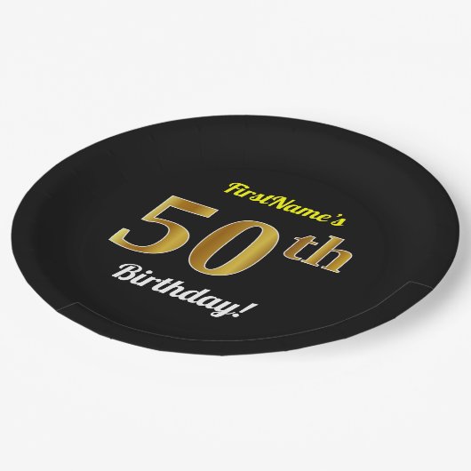 ブラック、フェイク金ゴールド50番目の誕生日+名前をカスタムする ペーパープレート (アングル)