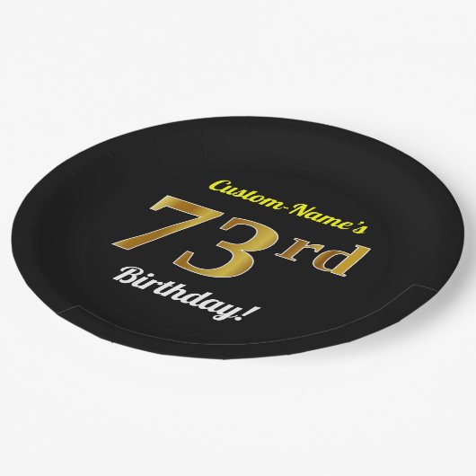 ブラック、フェイク金ゴールド73番目の誕生日+名前をカスタムする ペーパープレート (アングル)