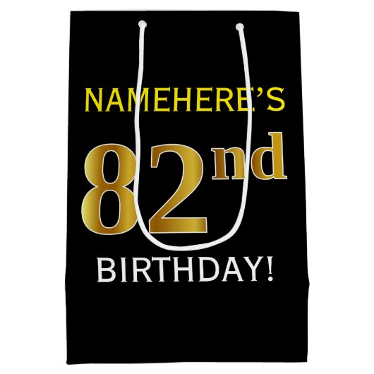 ブラック、フェイク金ゴールド82番目の誕生日+名前をカスタムする ミディアムペーパーバッグ (裏面)