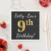 ブラック、フェイク金ゴールド9誕生日+名前をカスタムする スタンダードランチョンナプキン (インサイチュ)