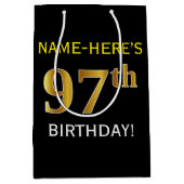 ブラック、フェイク金ゴールド97番目の誕生日+名前をカスタムする ミディアムペーパーバッグ (正面)